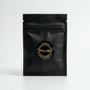 Emballage noir de fleur de CBC Platinum Kush avec logo OryxLab, expérience premium Habibi Hash CBC